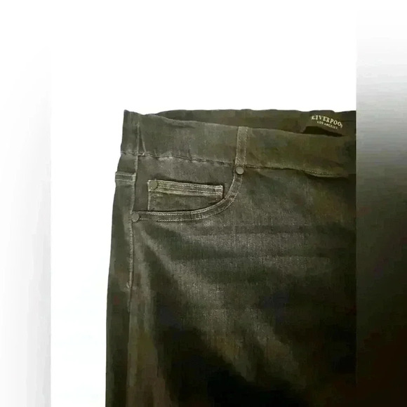 18 W Ankle/crop Liverpool Pull-on Jeggings in Black - Picture 4 of 12